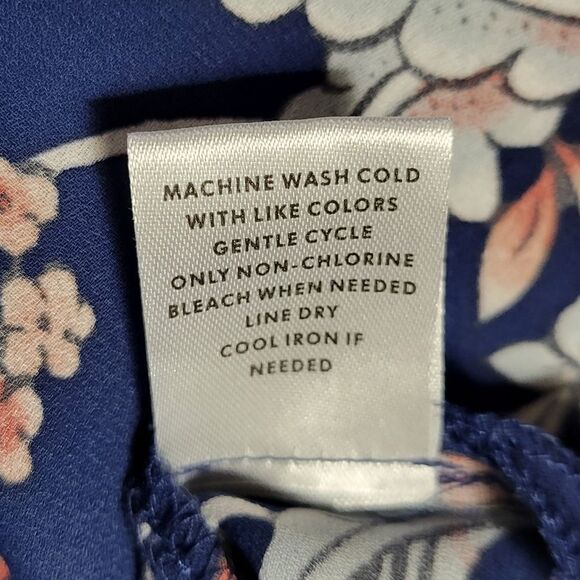 Como Vintage Women's Navy Floral Long Button-Down Polyester Blouse - Picture 13 of 14